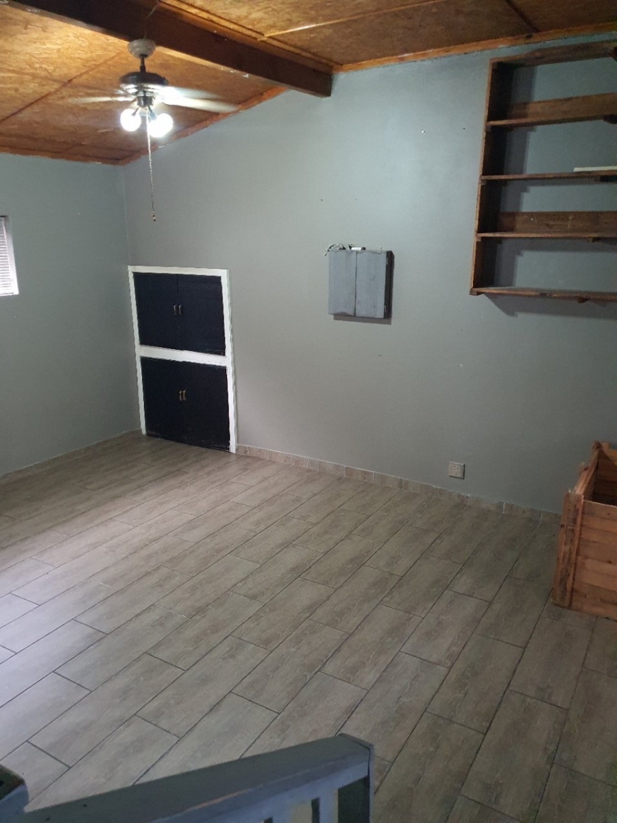 To Let 4 Bedroom Property for Rent in Azalea Park Eastern Cape